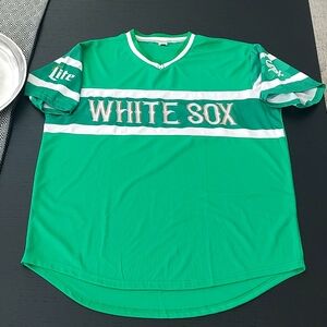 Chicago White Sox Shamrock Embroidered Jersey Short Sleeve V-Neck Unisex XL
